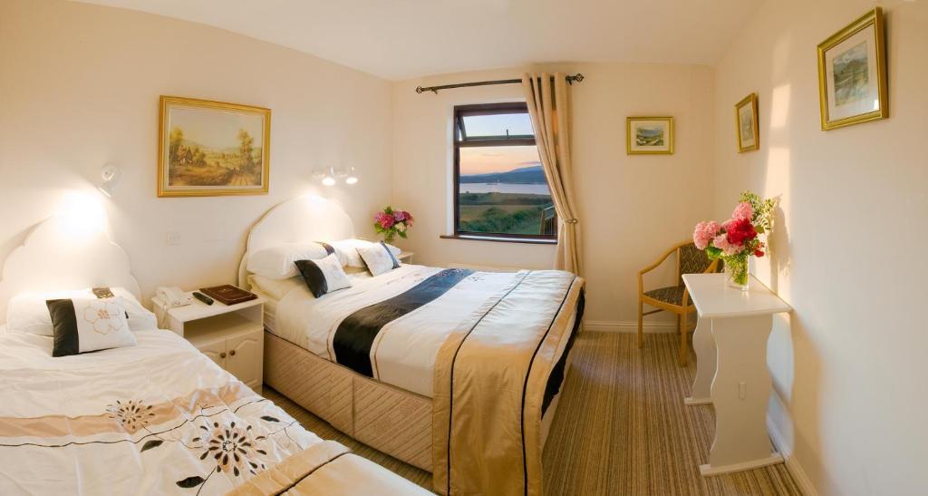 Lakelands Farm House Hotel Waterville Room photo